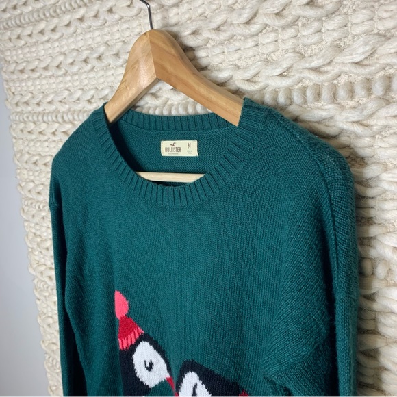 Hollister Green Penguin Sweater - Picture 3 of 9